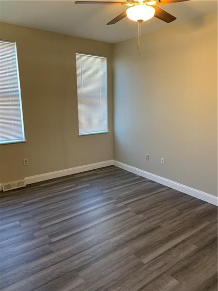 Building Photo - 1537 Brighton Plz