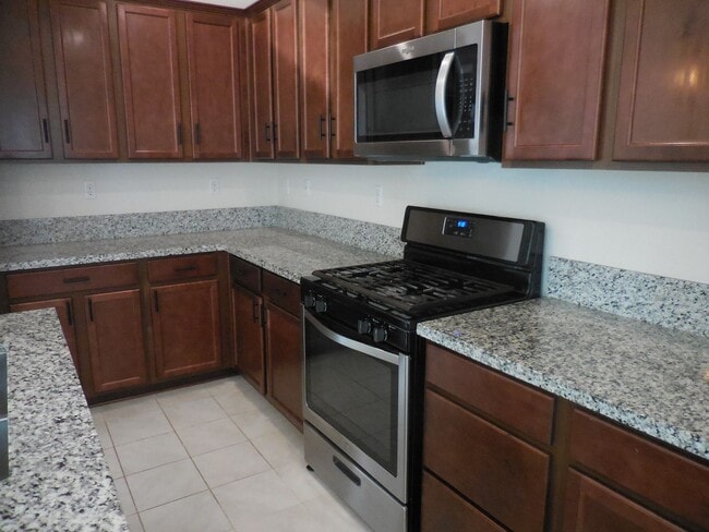 Building Photo - Spacious 3-Bedroom Dixon Home with Loft, Solar & Open Floor Plan