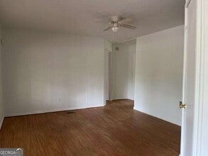 Building Photo - 102 N Cir Dr