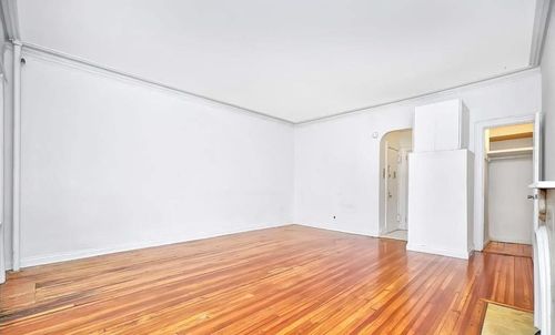 Building Photo - 41 E 65th St