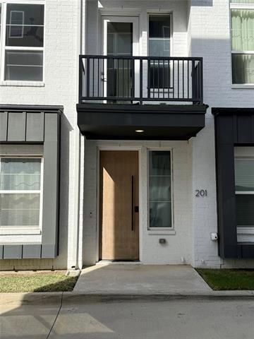 Building Photo - 13325 Bee St