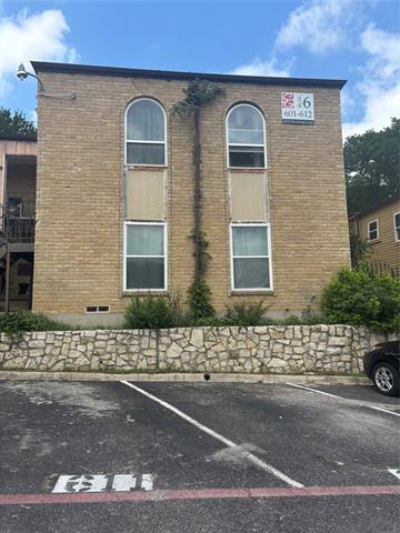 Building Photo - 6012 Westridge Ln