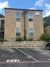 Building Photo - 6012 Westridge Ln