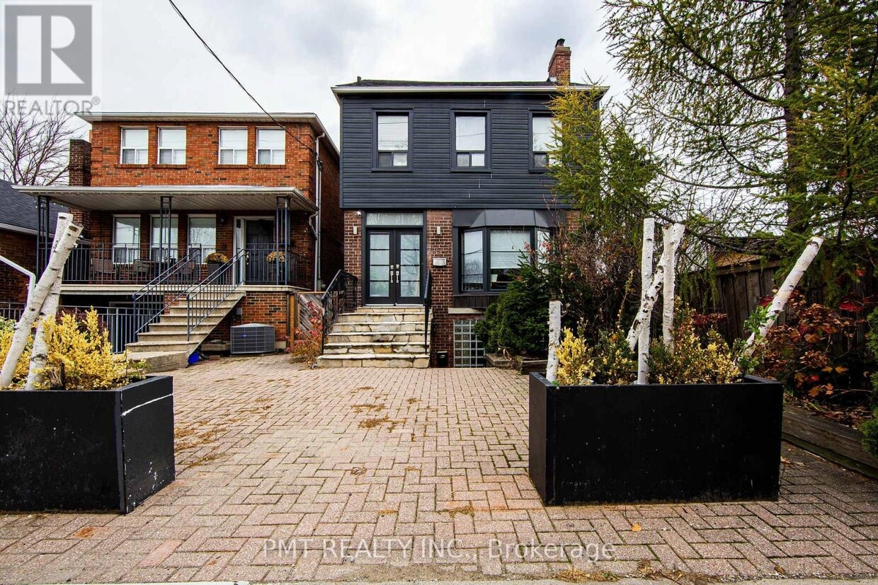 Primary Photo - 1273 Pape Ave
