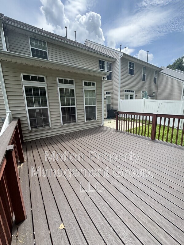 Foto del edificio - 6000 Boathouse Ln