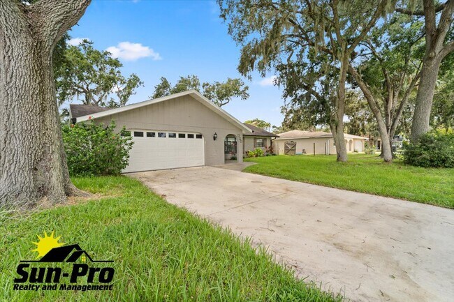 Building Photo - 525 Legume Dr