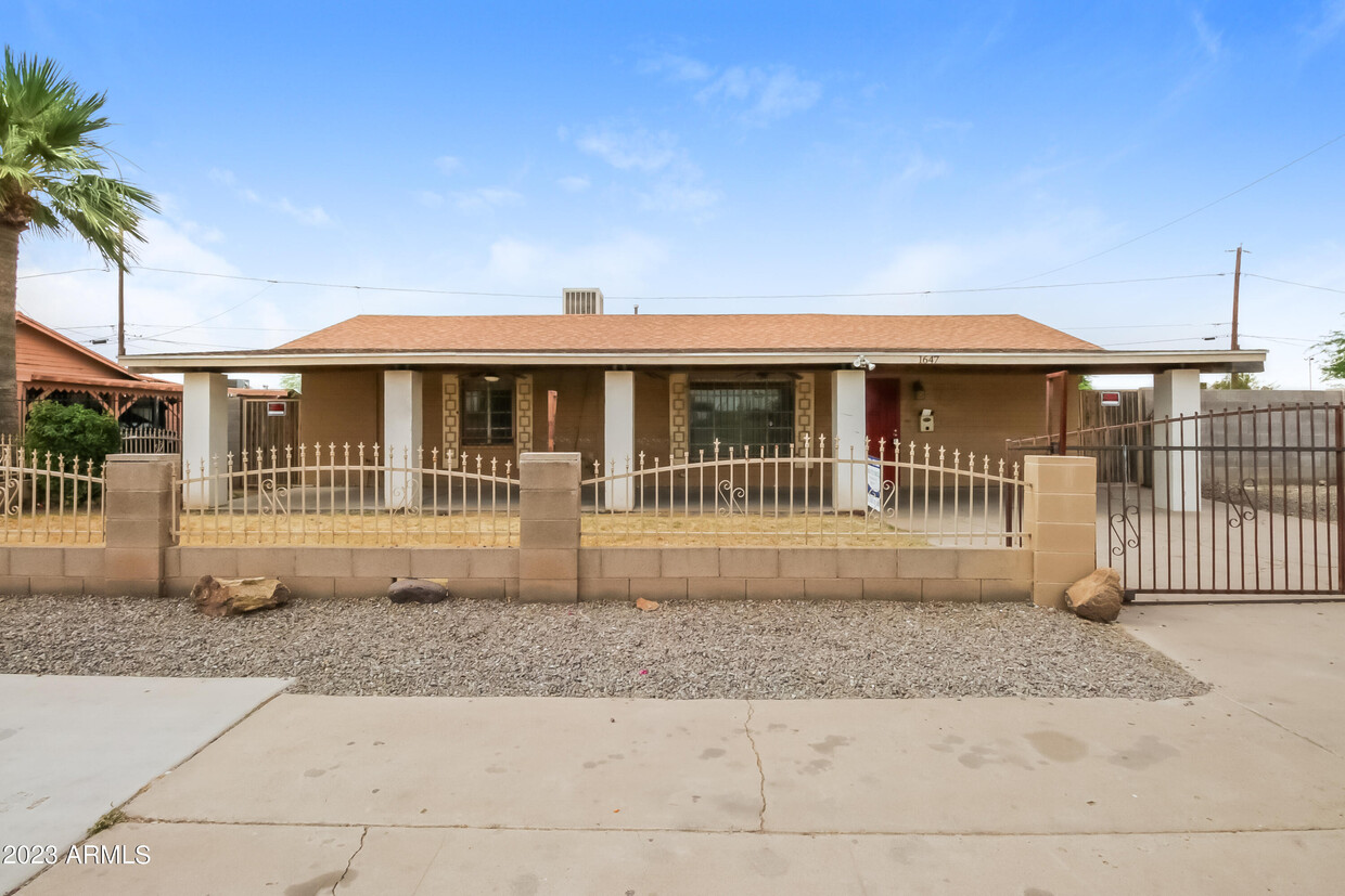 Primary Photo - 1647 W Pima St