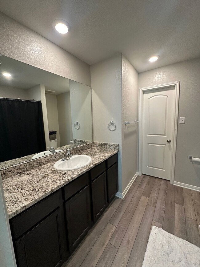 Building Photo - 6525 Underwood Way