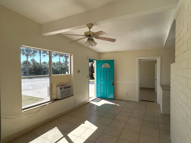 Foto del edificio - 408 Moody Ln