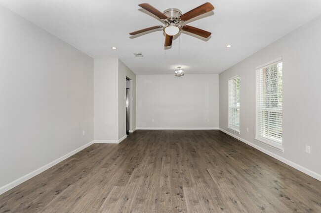 Foto del edificio - 24707 Wilderness Rd