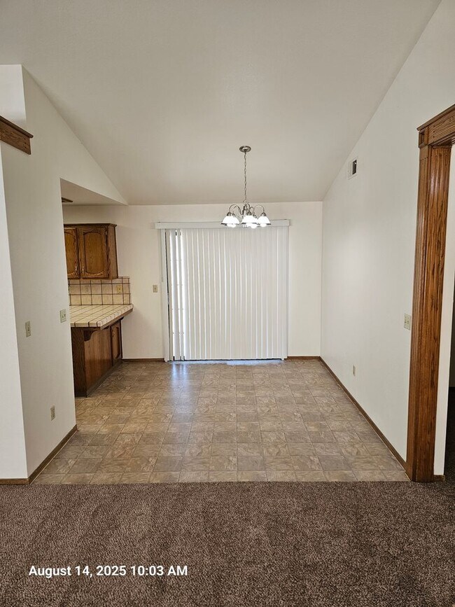 Foto del edificio - 1845 N Selina Ct