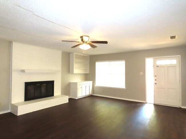 Foto del edificio - South Tyler! Beautiful 3 Bedroom, 2 Bathroom Duplex