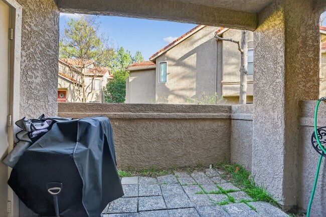 Foto del edificio - 2381 Archwood Ln