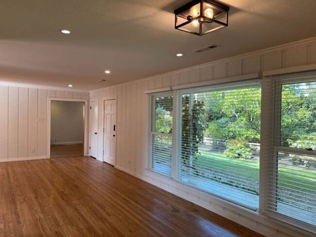 Building Photo - Lafayette home, great location!