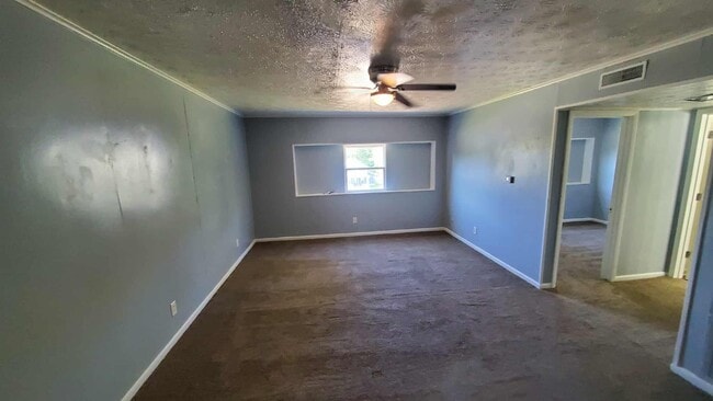 Building Photo - 107 S Church St