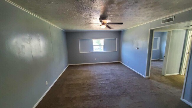 Foto del edificio - 107 S Church St