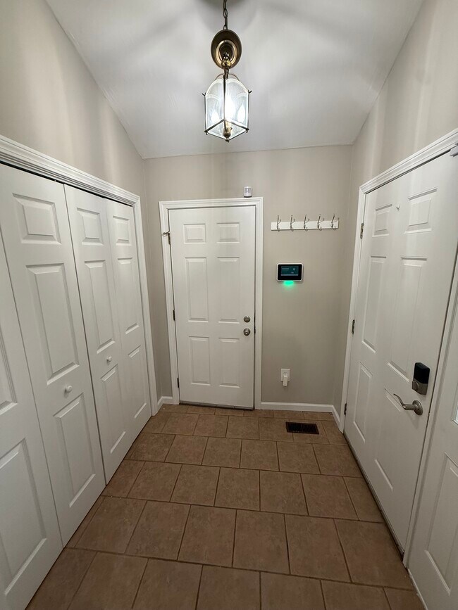 Foto del edificio - 791 Long Hill Rd