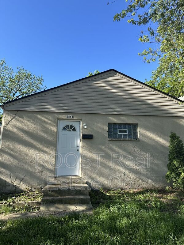 Primary Photo - 1865 Agler Rd