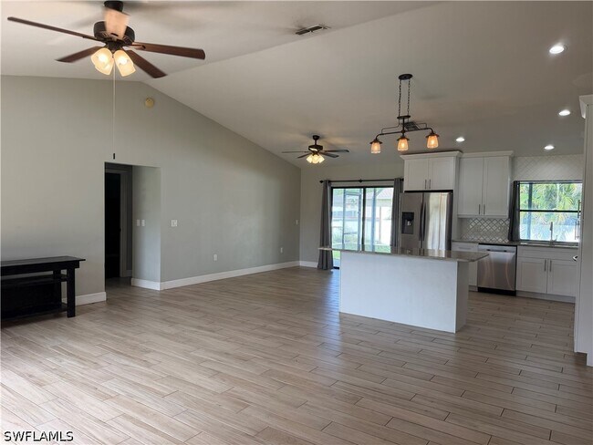 Foto del edificio - 17540 Fuchsia Rd