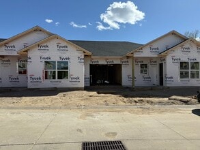 Building Photo - 5259 N River Blvd NE