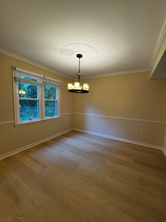 Building Photo - 12129 Holly Knoll Cir