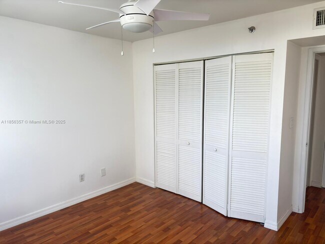 Foto del edificio - 770 Claughton Island Dr