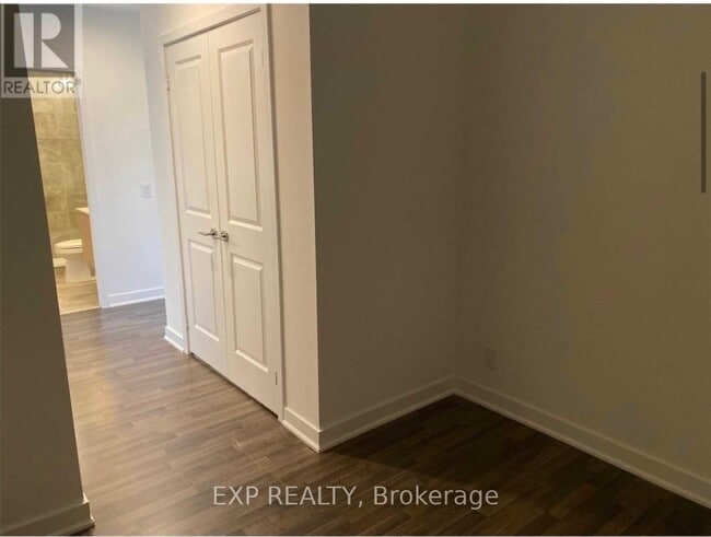 Photo du bâtiment - 120 Parliament St