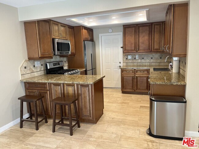 Foto del edificio - 6100 Cape Cod Ln