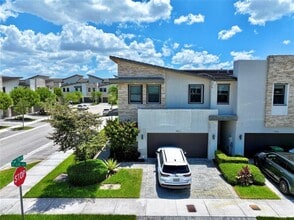 Building Photo - 7911 NW 105th Ave