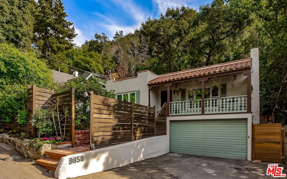 Foto principal - 9858 Easton Dr