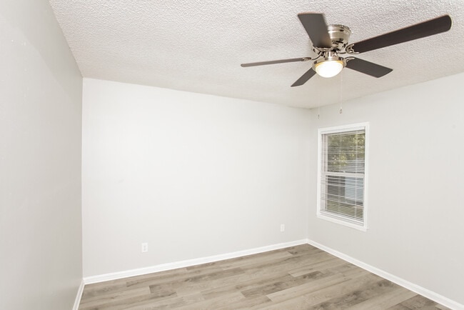 Foto del edificio - 524 Parlock Rd