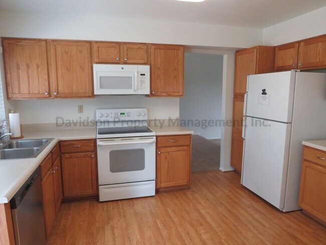 Foto del edificio - 617 Gilcrest Rd