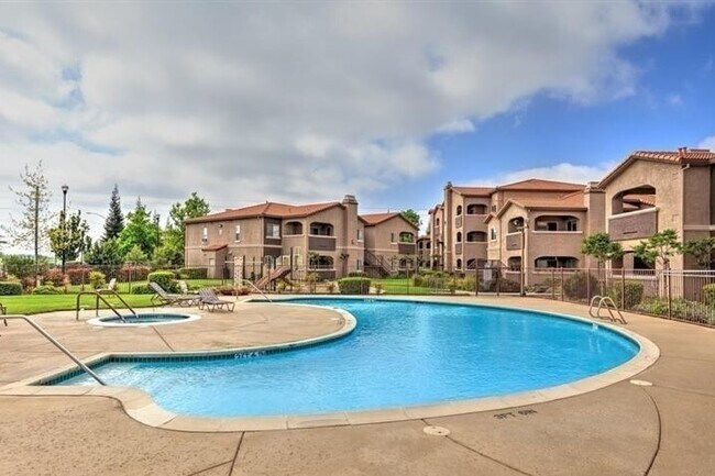Swimming Pool and Play Area - 10001 Woodcreek Oaks
