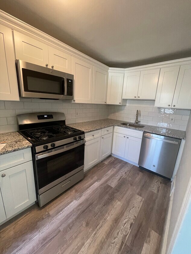 Primary Photo - 304 W 22nd St