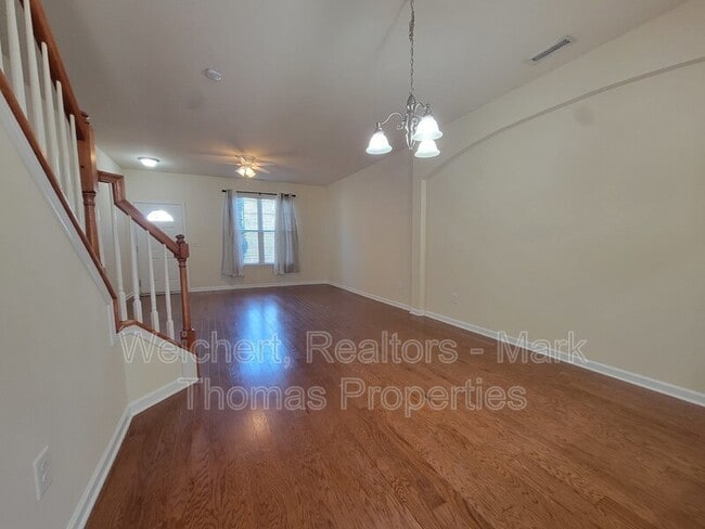 Foto del edificio - 100-251 Stratford Lakes Dr