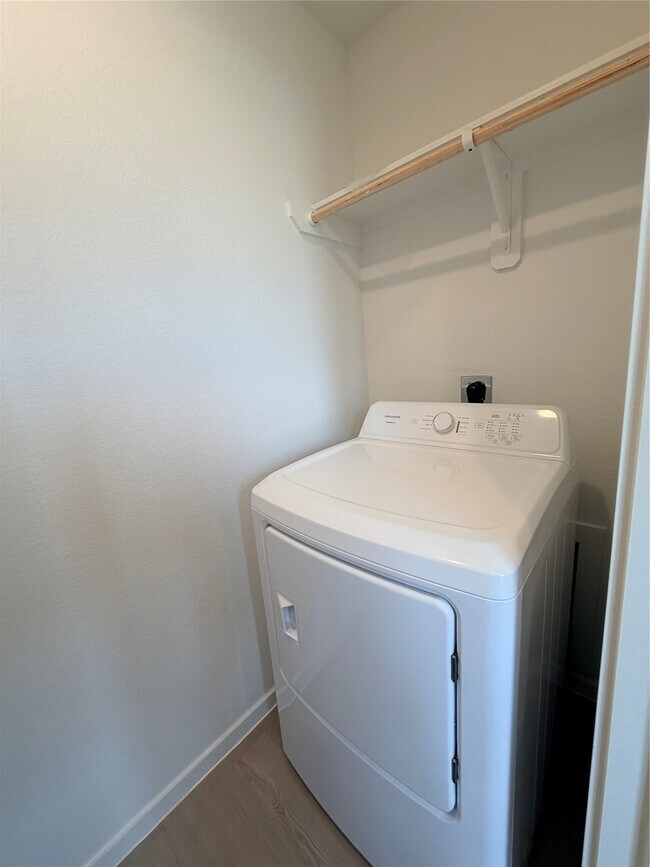 Building Photo - 18760 LOOM Dr