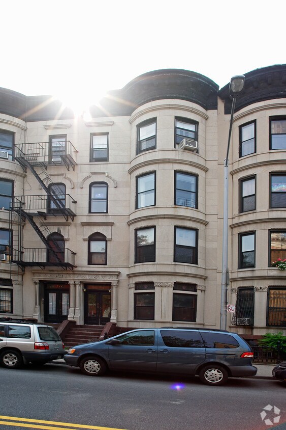 Building Photo - 313 6th Ave