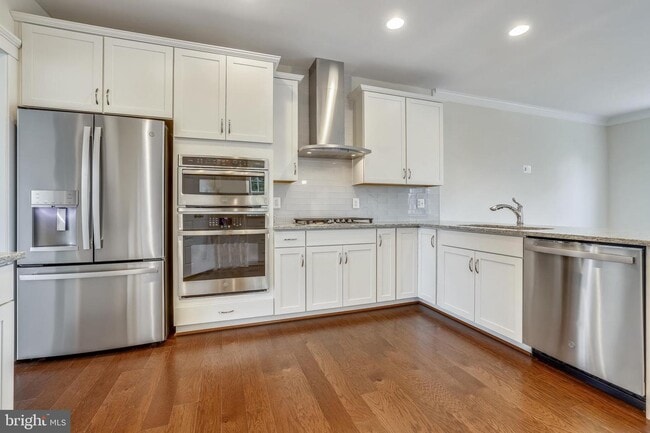 Building Photo - 10211 Travilah Grove Cir