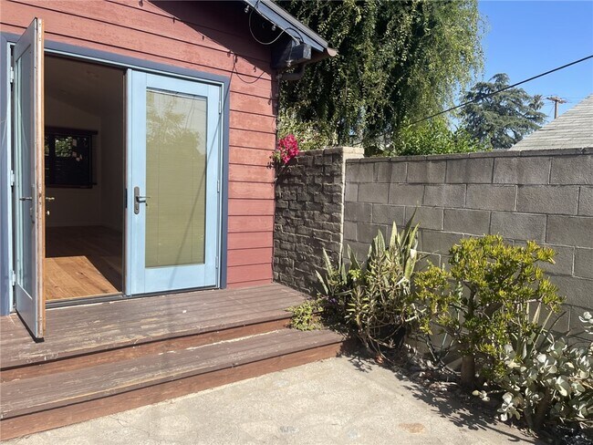 Building Photo - 763 S Los Robles Ave