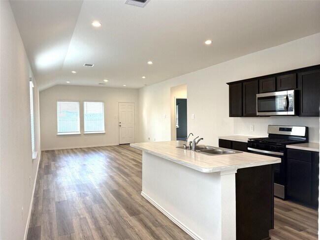 Building Photo - 1111 Tempranillo Wy