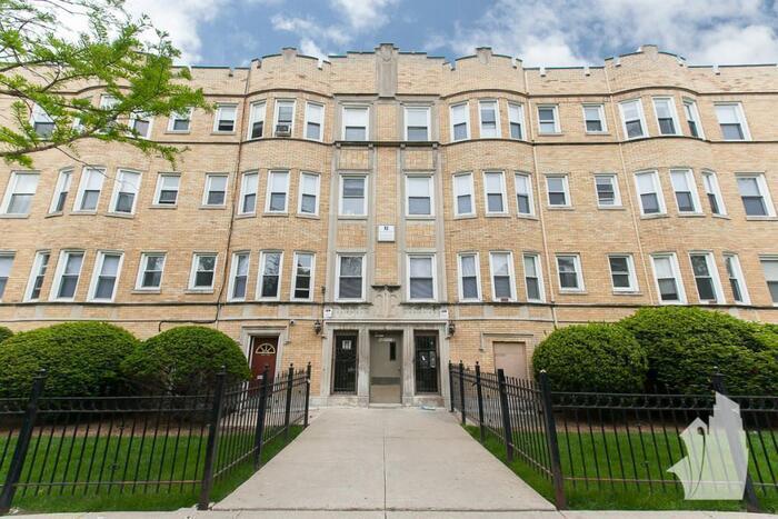 Primary Photo - 4501 N Malden St