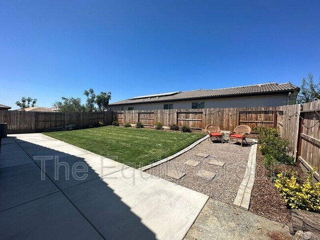 Building Photo - 1614 W Sedona Ave