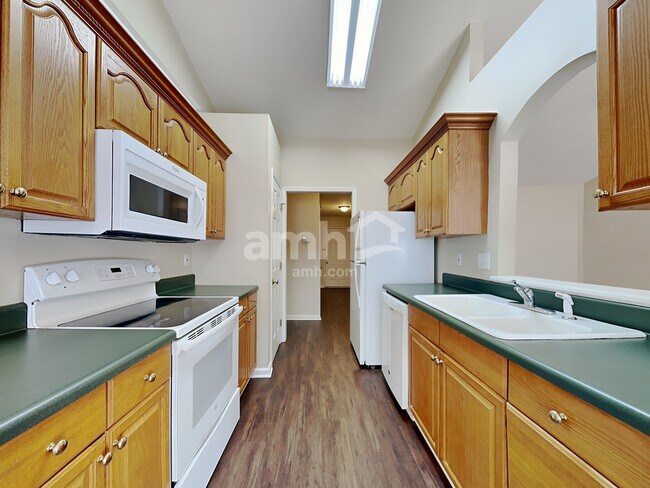 Foto del edificio - 3702 Tuxford Ln