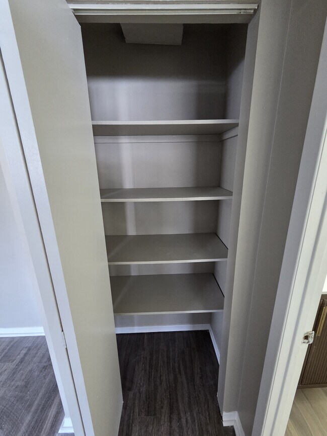 Building Photo - 93 Westwood Dr