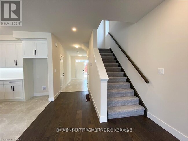 Building Photo - 18 Julie Cresent