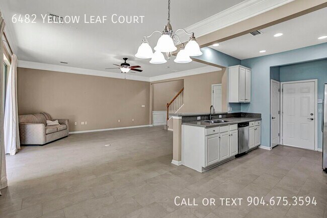 Foto del edificio - 6482 Yellow Leaf Ct