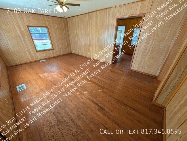 Foto del edificio - 7103 Oak Park Dr