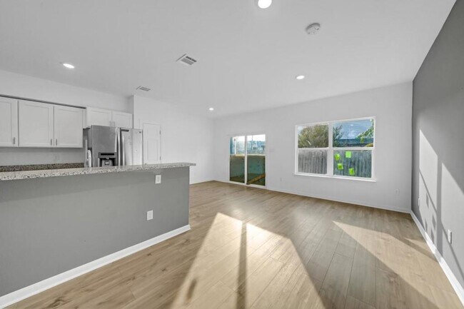 Foto del edificio - 6103 Goforth St