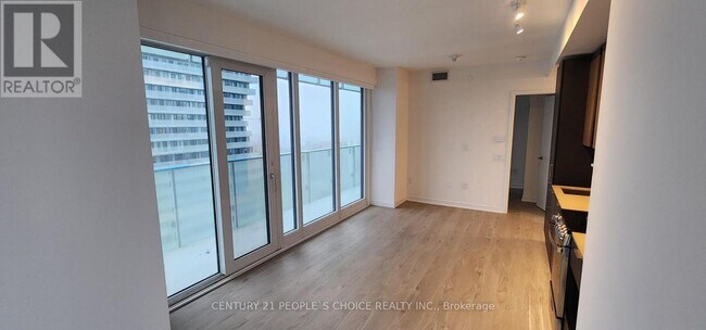 Photo du bâtiment - 3900 Confederation Pkwy