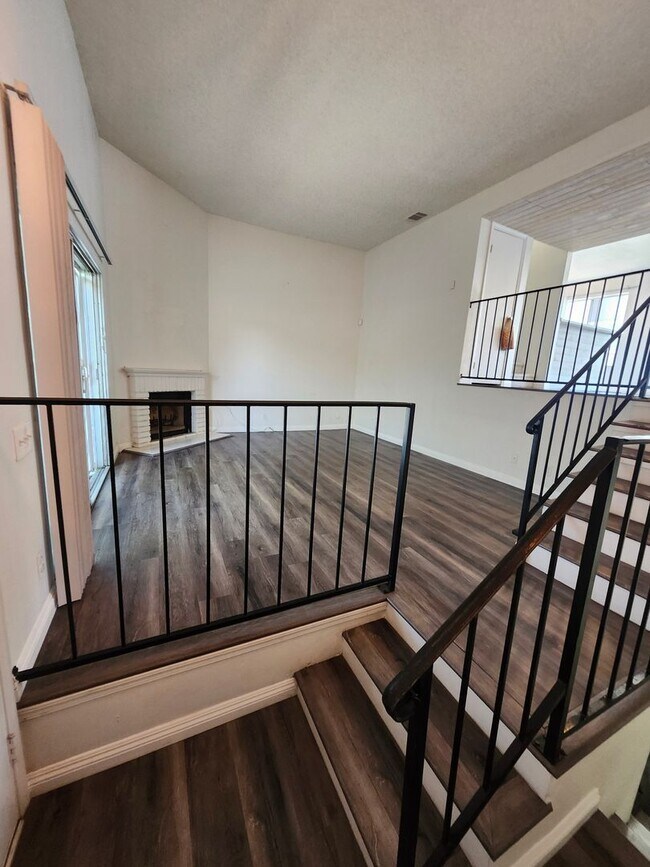 Foto del edificio - 1441 W Village Ln